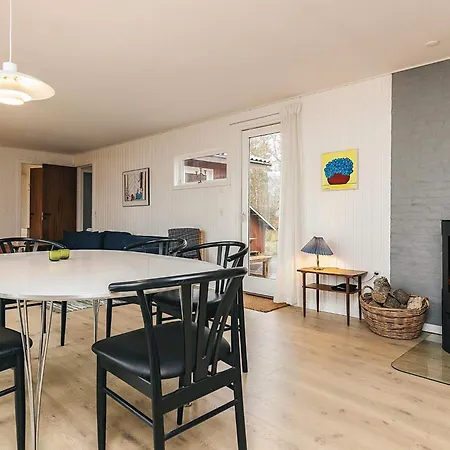 4 Star In Hadsund Odde